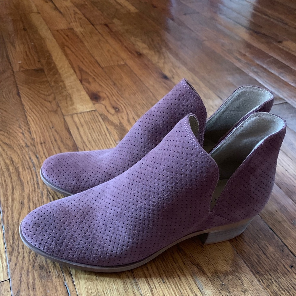 Light pink booties